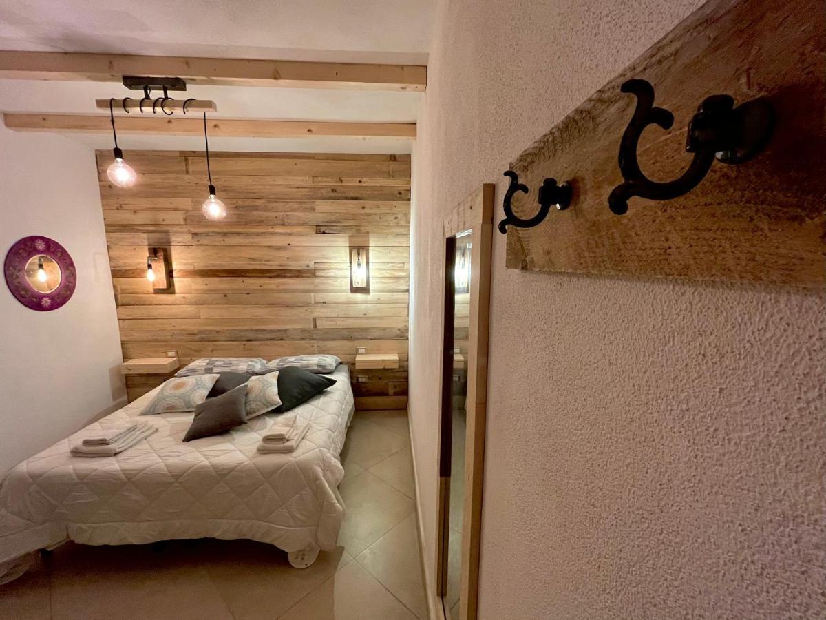Iknos Guest House Olbia Dış mekan fotoğraf